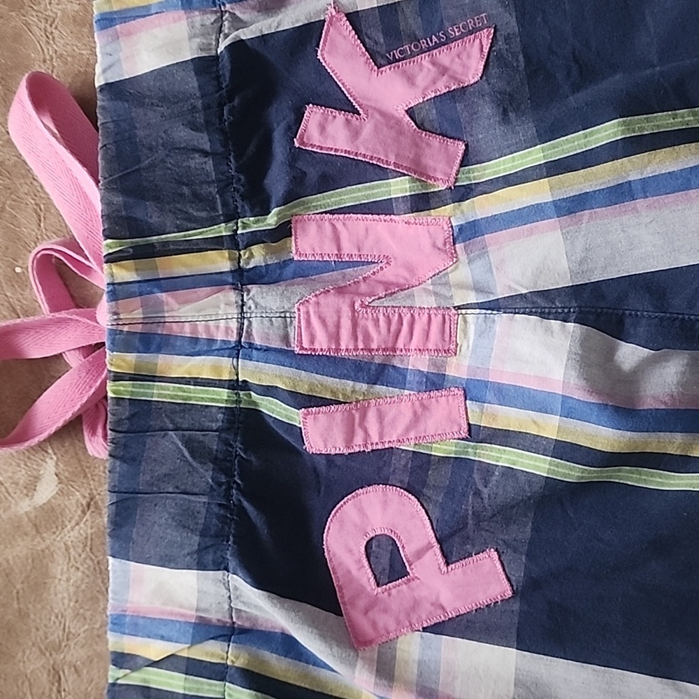 Pink VS Cropped Blue and Pink Pajama Pants. Free Tank. Size: M - Picture 2 of 11